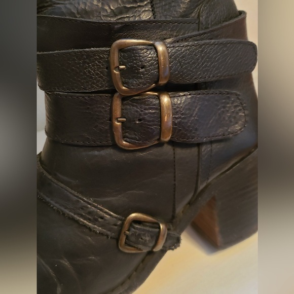 Steve Madden Bruce Black Leather Knee High Boots 9 Buckle and Strapping Detail - Picture 7 of 10